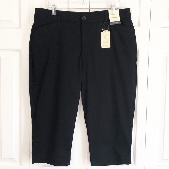NWT St. John's Bay Black Mid-Rise Easy Fit Capri Pants 16 - Picture 1 of 15